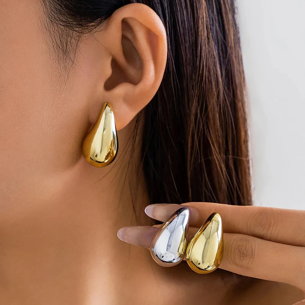 Vintage Glossy Waterdrop / Teardrop Earrings for Women