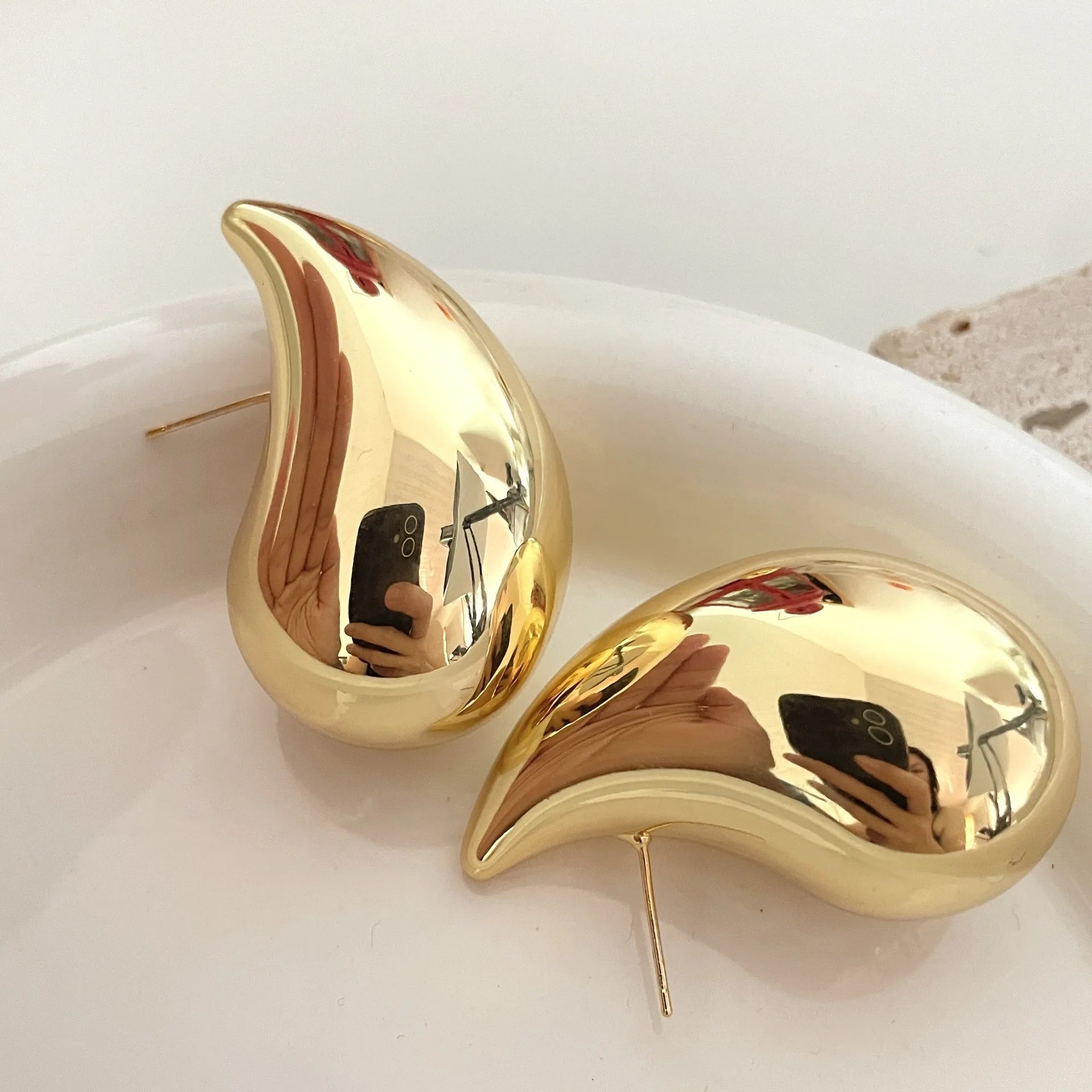 Vintage Glossy Waterdrop / Teardrop Earrings for Women